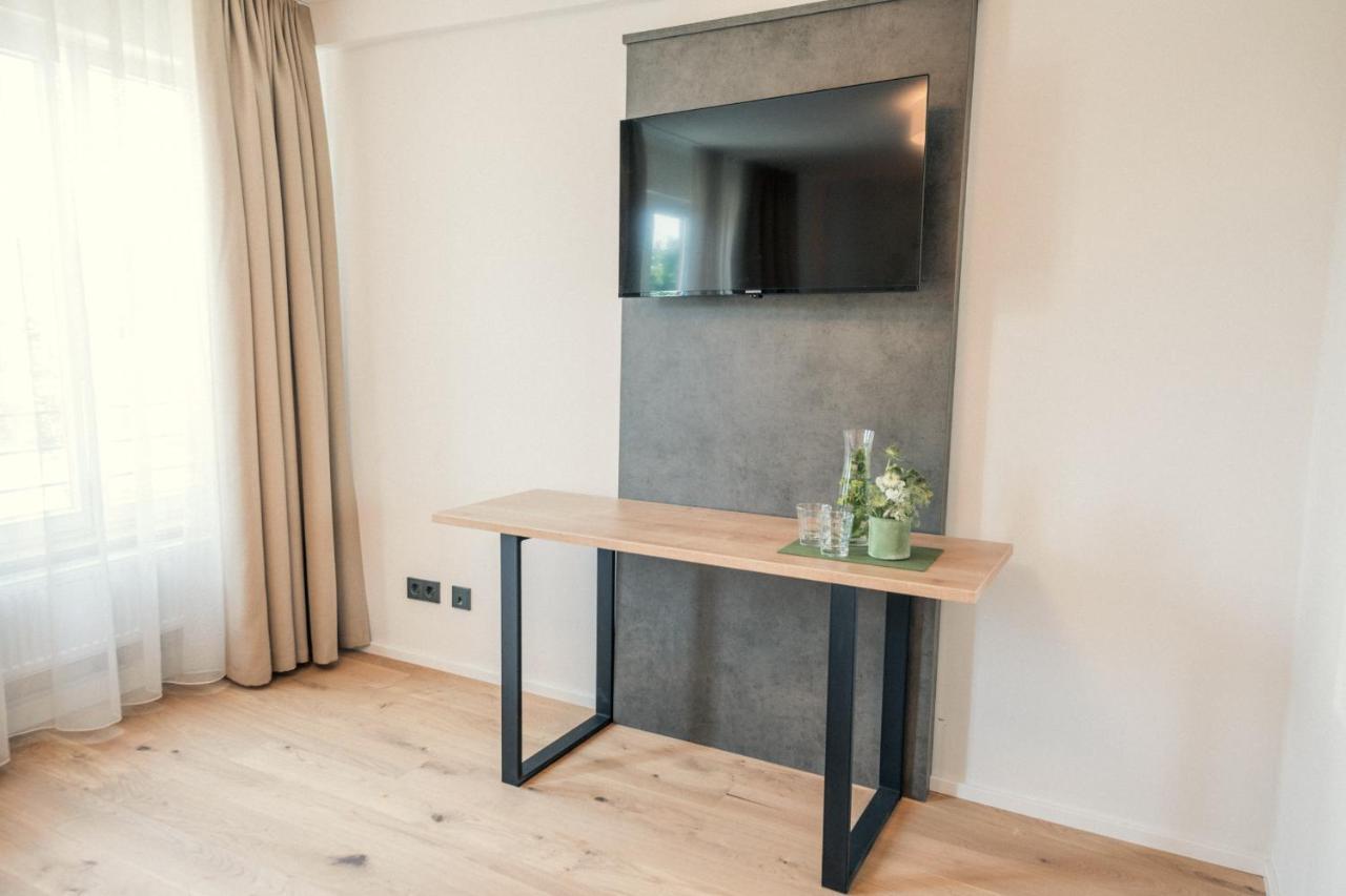 Das Hoelderlein - Altstadthotel Nuertingen Esterno foto
