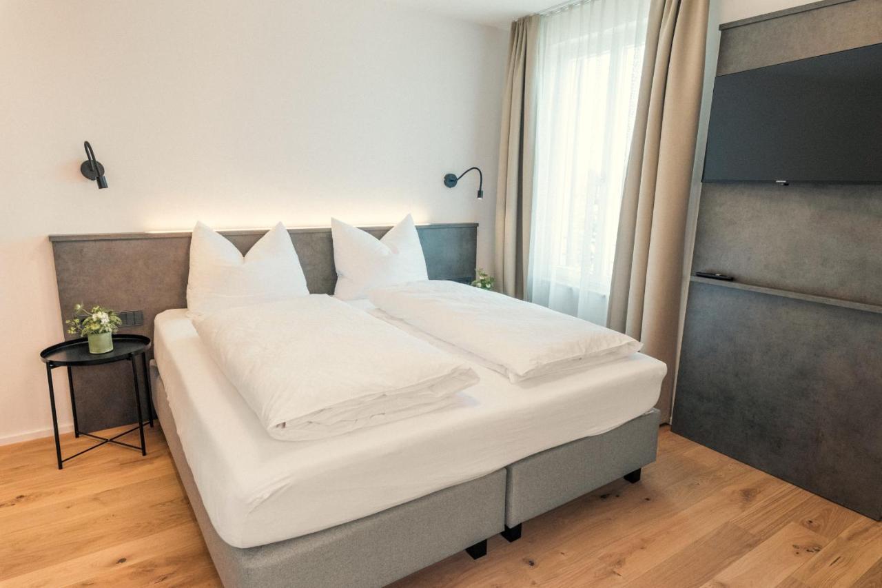 Das Hoelderlein - Altstadthotel Nuertingen Esterno foto