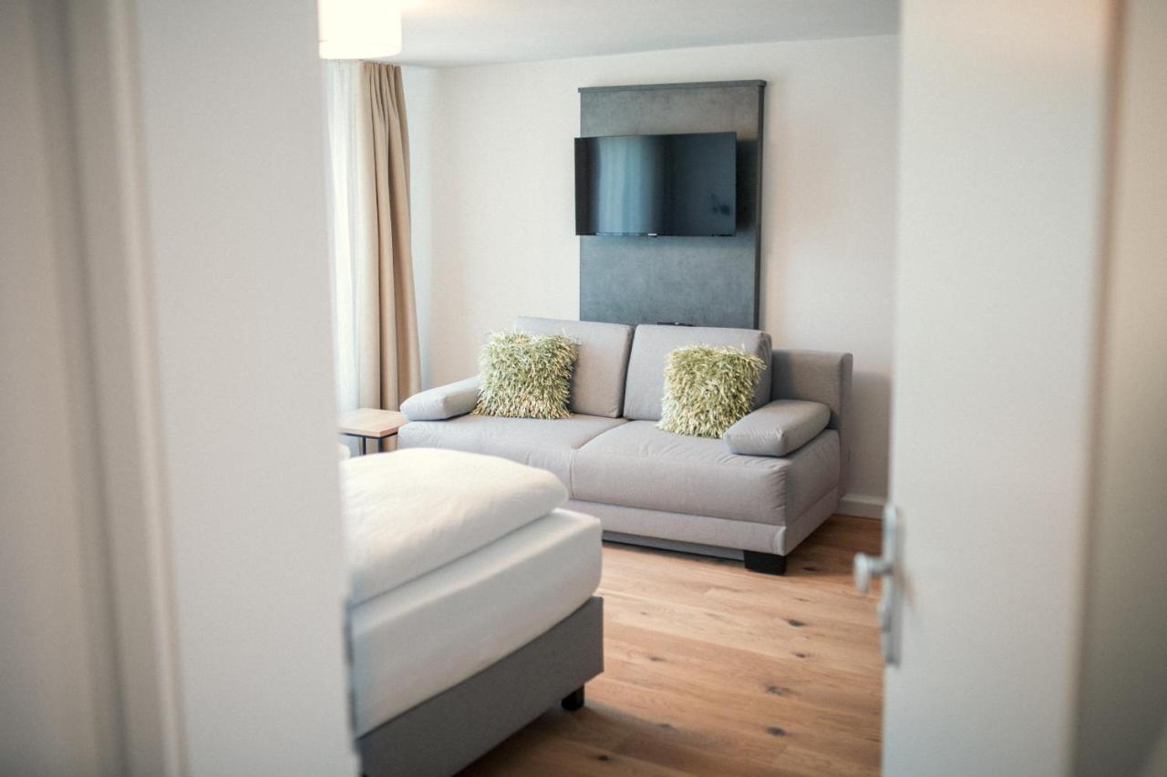 Das Hoelderlein - Altstadthotel Nuertingen Esterno foto