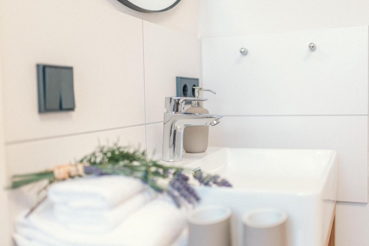 Das Hoelderlein - Altstadthotel Nuertingen Esterno foto