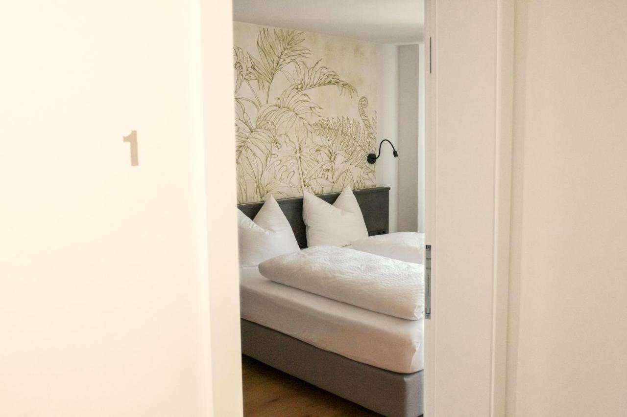 Das Hoelderlein - Altstadthotel Nuertingen Esterno foto