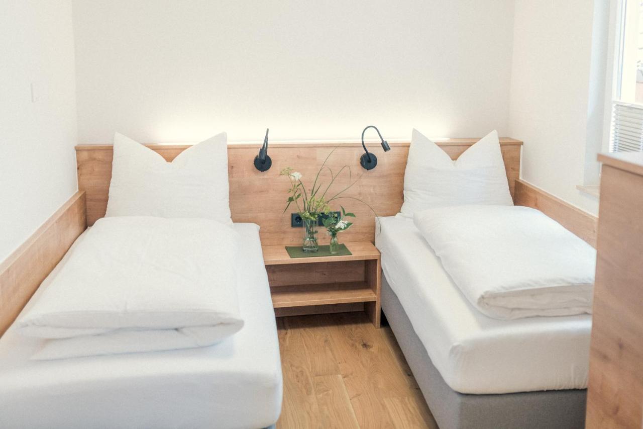 Das Hoelderlein - Altstadthotel Nuertingen Esterno foto