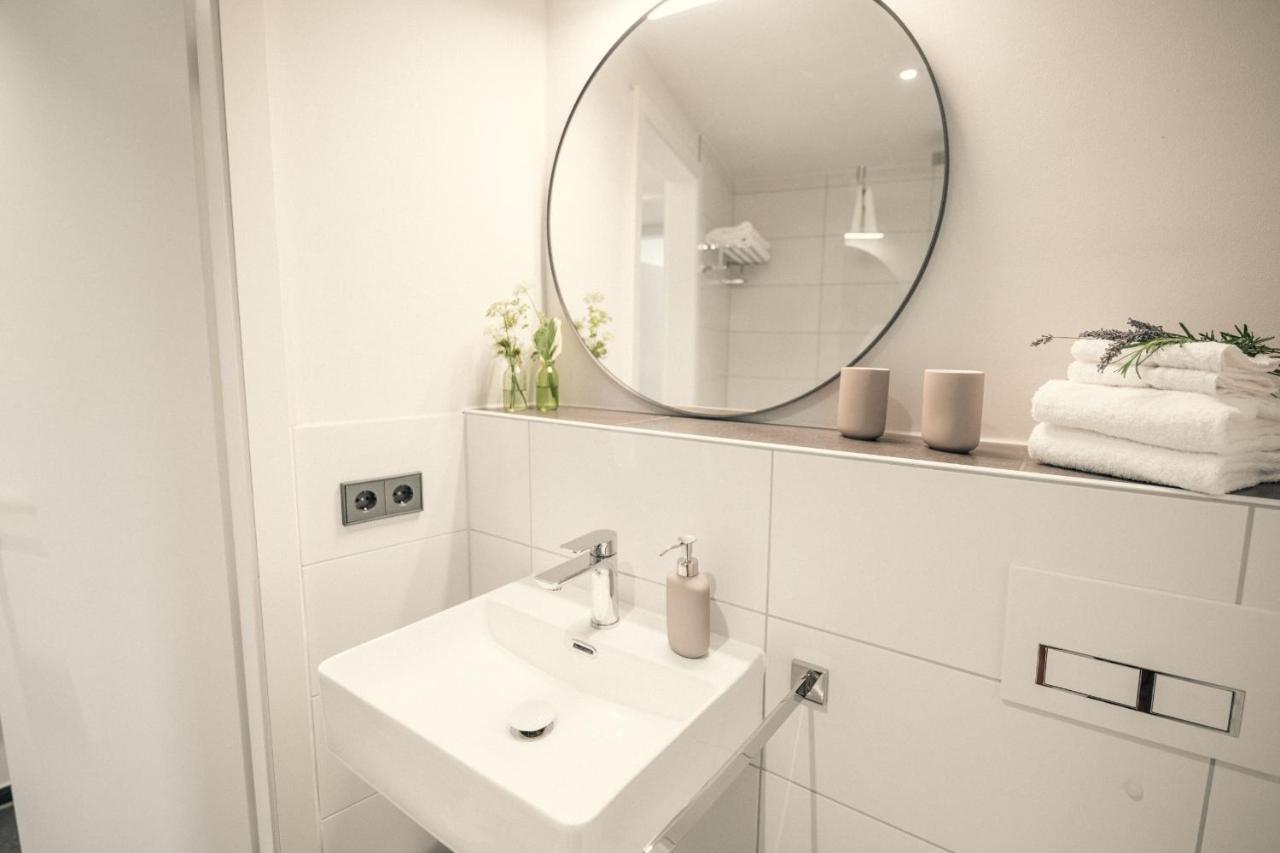 Das Hoelderlein - Altstadthotel Nuertingen Esterno foto