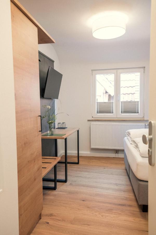 Das Hoelderlein - Altstadthotel Nuertingen Esterno foto
